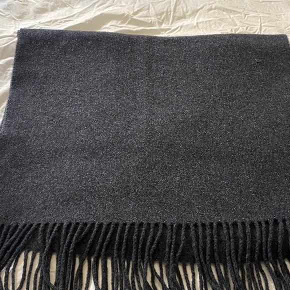 Caterina de’Medici Accessories - NWT Caterina de Medici Grey with Metallic Purple Flecks made in Italy